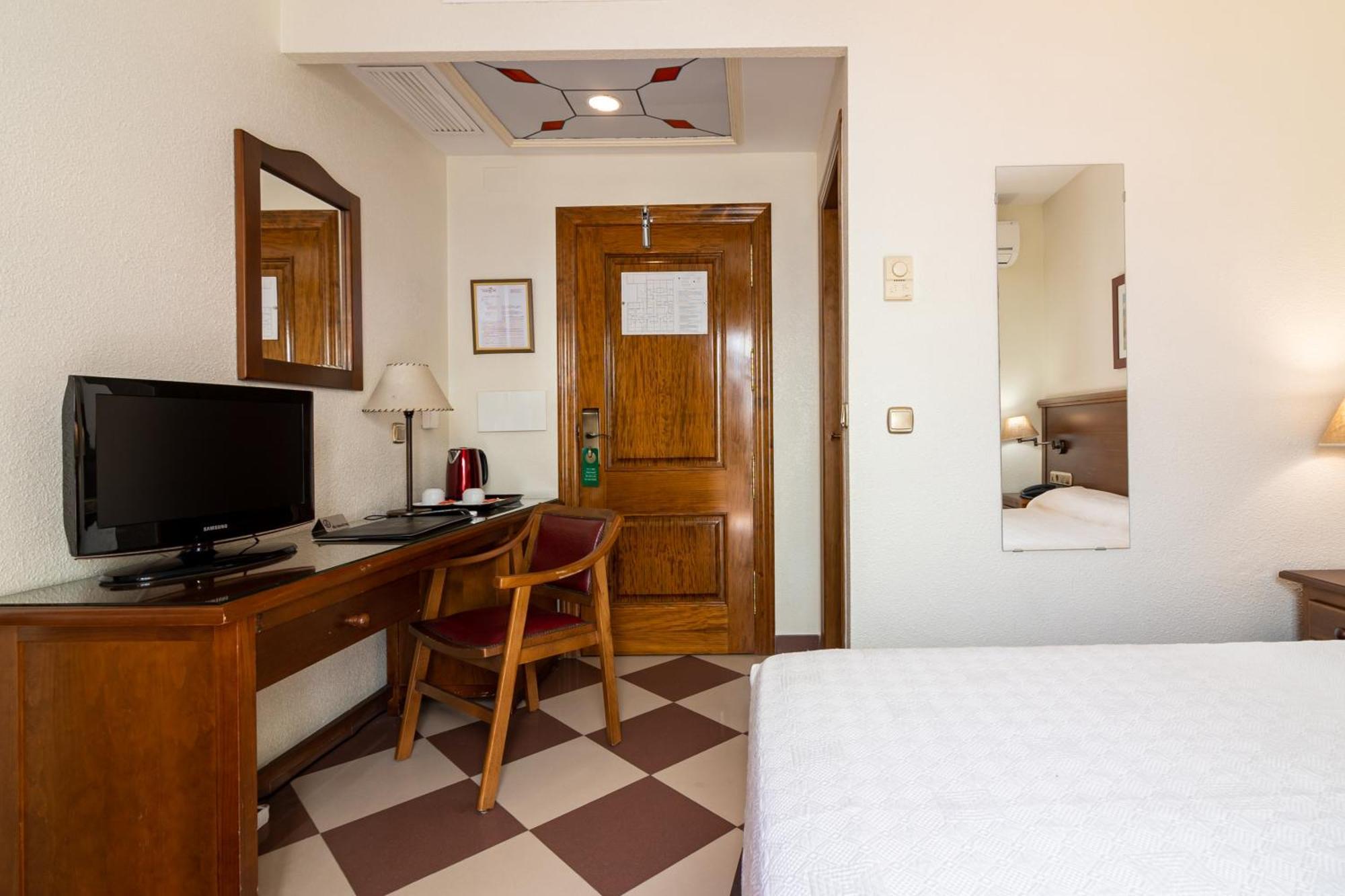 Hotel Avenida Tropical By Bossh! Hotels Salobrena Exterior photo